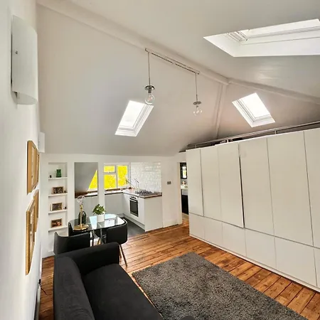 Stylish Top Floor Flat In The Heart Of Camden! London Exterior photo