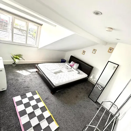Stylish Top Floor Flat In The Heart Of Camden! London Exterior photo